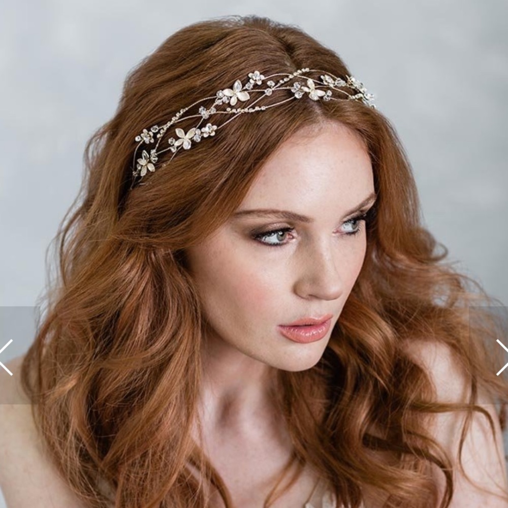 BRAND NEW BELAIRE BRIDAL CROWN in GOLD